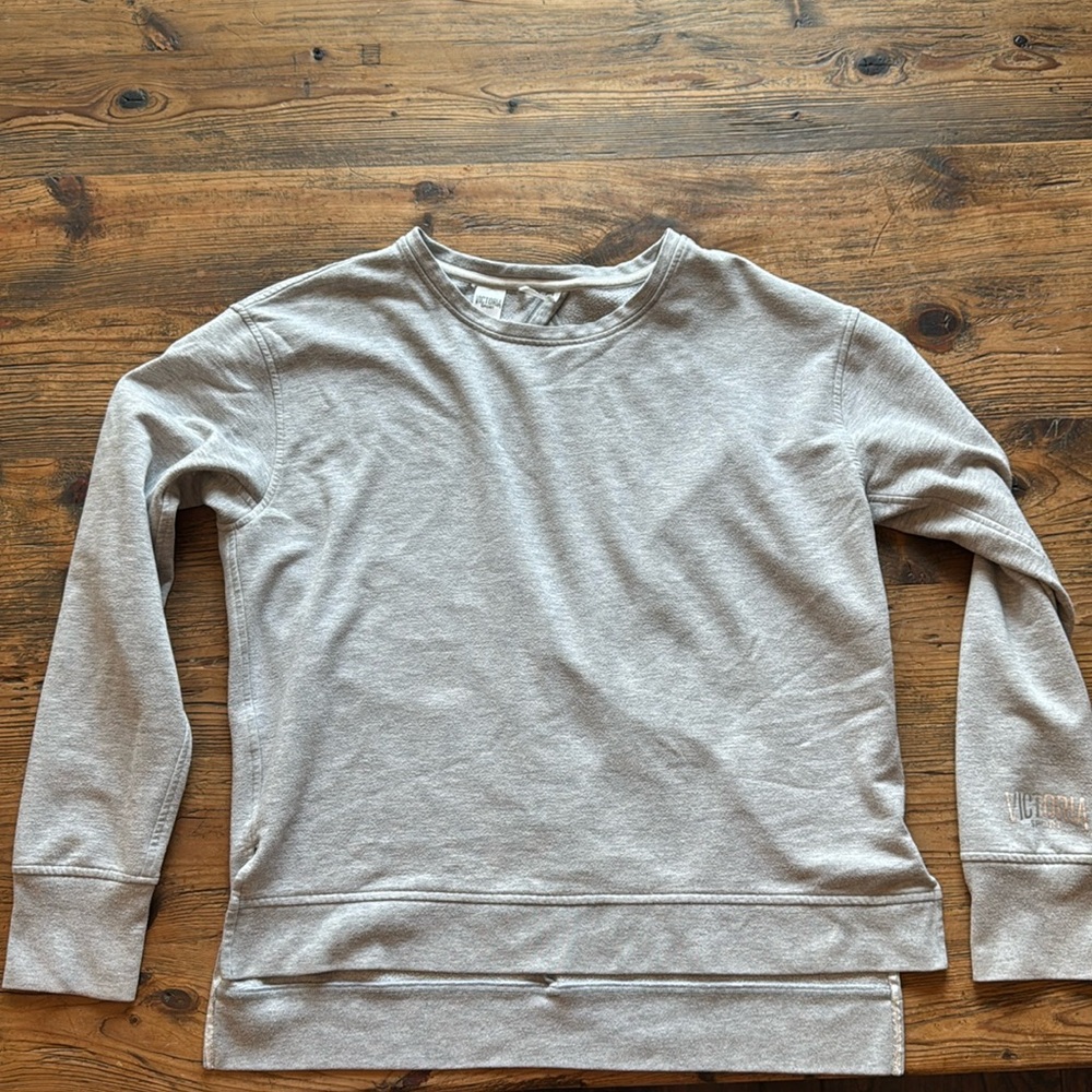 Women’s Victoria Sport sweatshirt / size M
